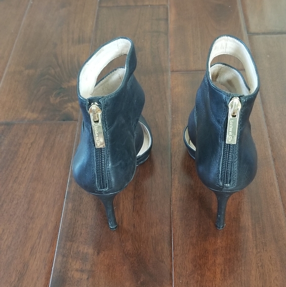 LOUISE ET CIE "Sarmienta" Black Leather Pointy Toe Booties - Size 6 - Picture 5 of 12